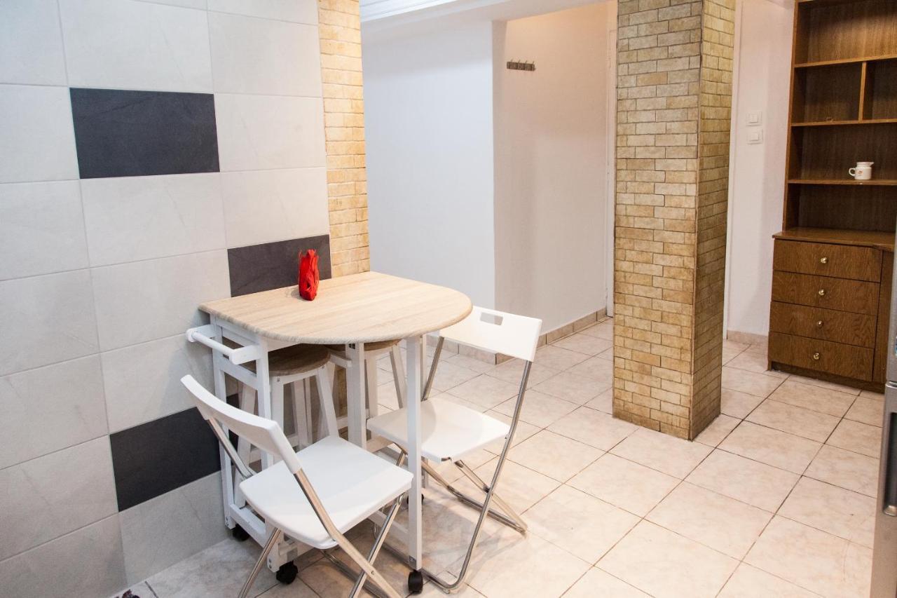 Cozy Apartment In Pireas Piraeus Exterior photo